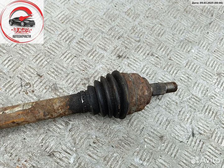 Полуось передняя левая б/у Peugeot 307 9642599980