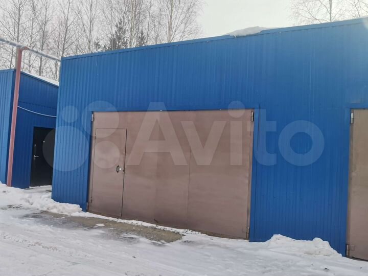 Гараж, > 30 м²