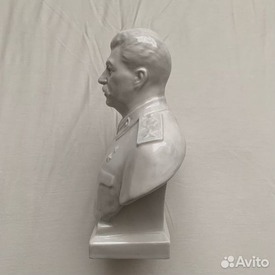 Фарфоровый бюст «И. В. Сталин», скульпторы В. Я. Б