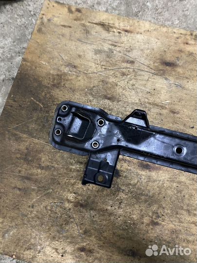 Подрамник Сузуки Гранд Витара 2003