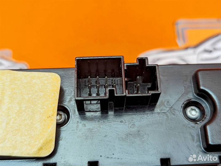 Блок кнопок w164 ML-class 3.0 2008