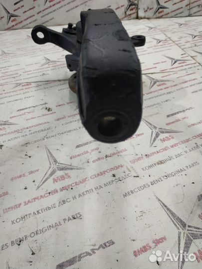 Кулак w210 4Matic Mercedes передний