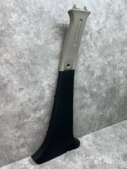 Обшивка центральной стойки правая Renault Logan 2