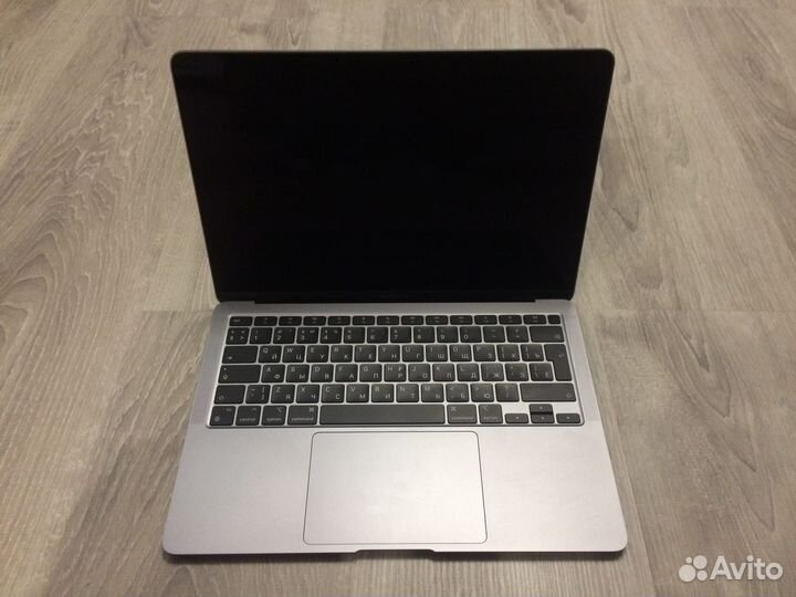 Macbook Air M1 8-core, RAM 8 гб, SSD 512 гб