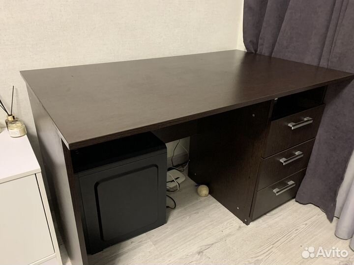 Стол компьютерный