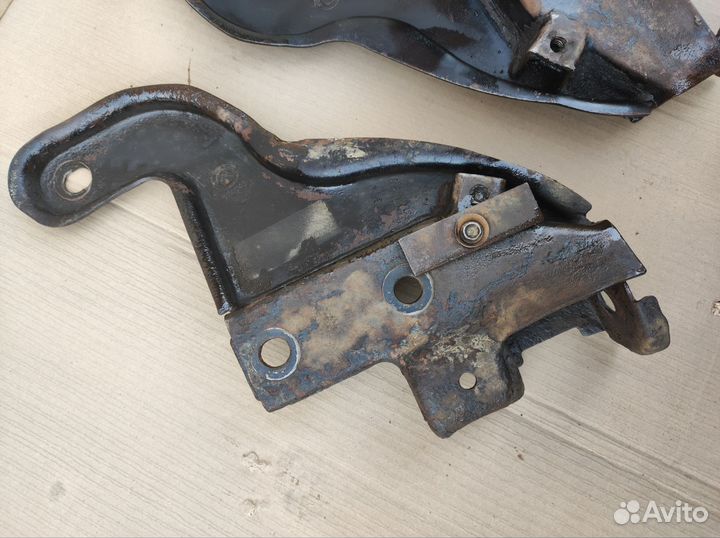 Geely CK Otaka кронштейн переднего рычага