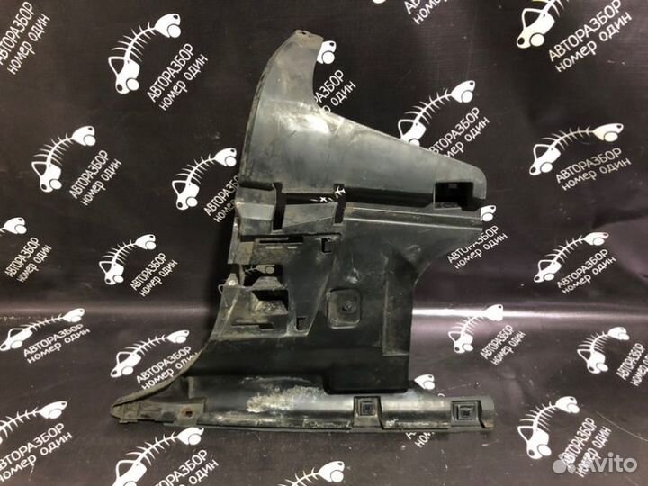 Кронштейн бампера задний правый Volvo S60 2.5L