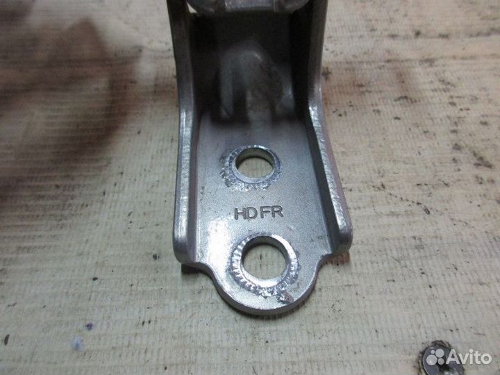 Петля двери задней правой нижняя Kia Ceed 2007-201