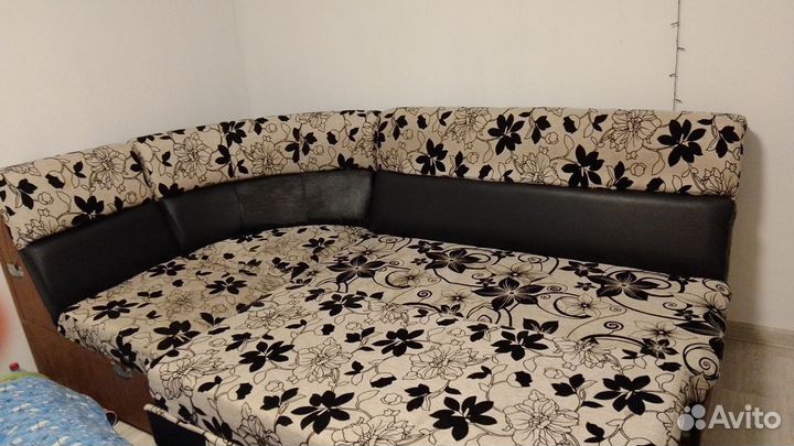 Угловой диван бу