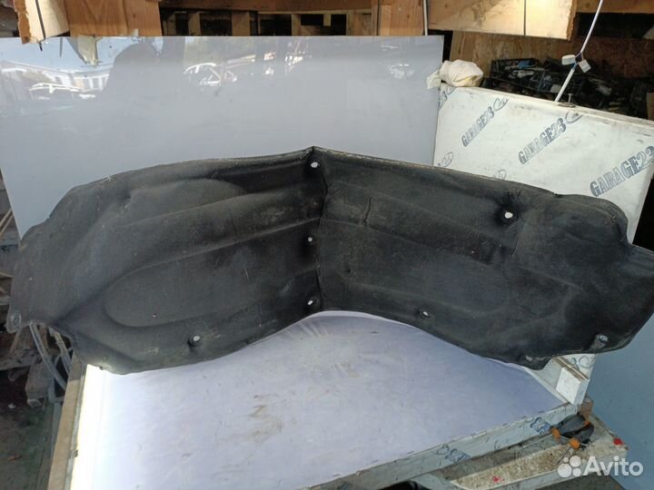 Шумоизоляция капота Renault Logan 2