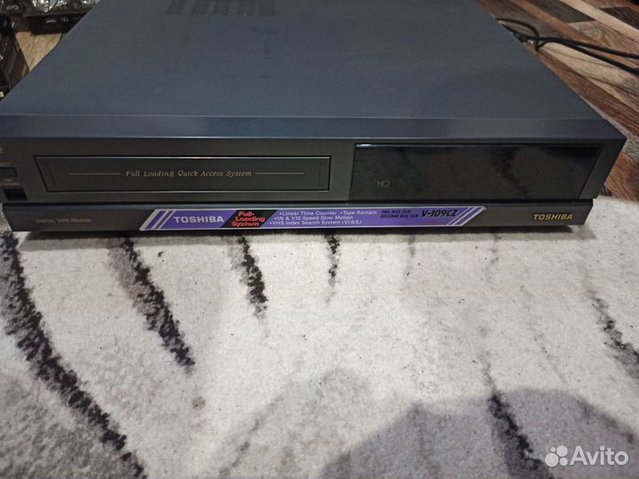 Видеомагнитофон Toshiba