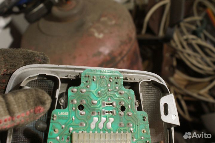 Плафон Volvo V40