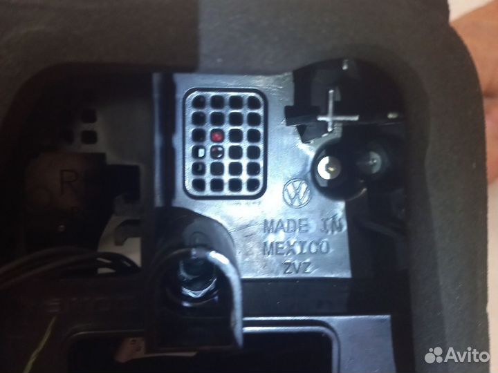 Фонарь б/у задний правый боковой WV Джетта 6