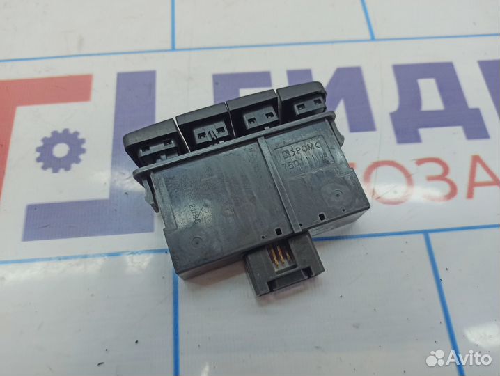 Блок кнопок Toyota Tundra (XK50) 84977-0C030