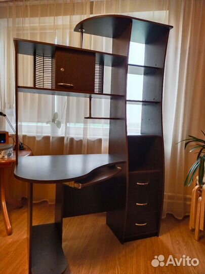 Компьютерный стол