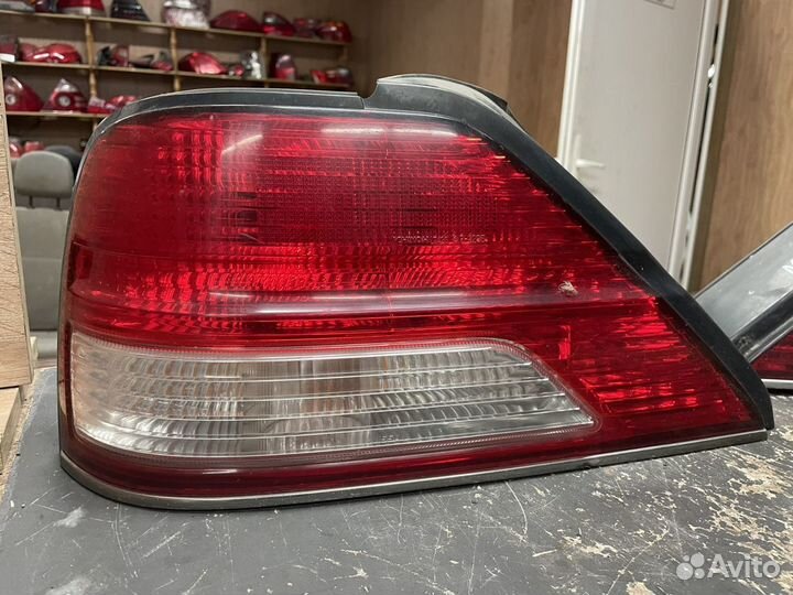 Фонарь задний Nissan Cedrik Y33