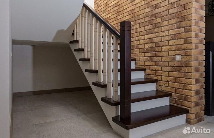 Лестница на металлическом каркасе