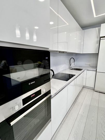 4-к. квартира, 131,2 м², 12/17 эт.