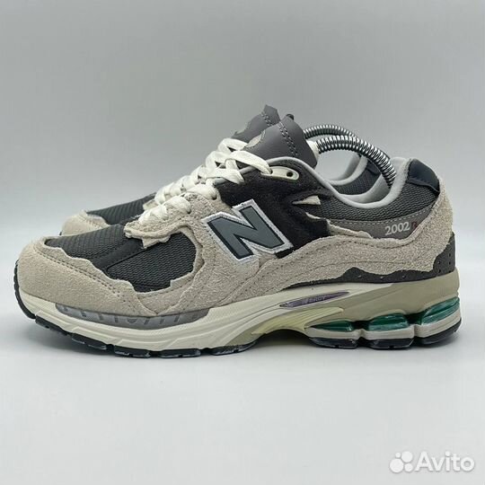 New Balance 2002R