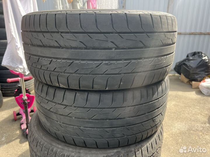 Toyo TYDRB 235/45 R17