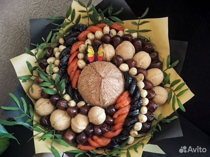 Букет из сухофруктов и орехов