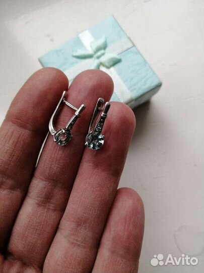 Серебряные серьги с топазом