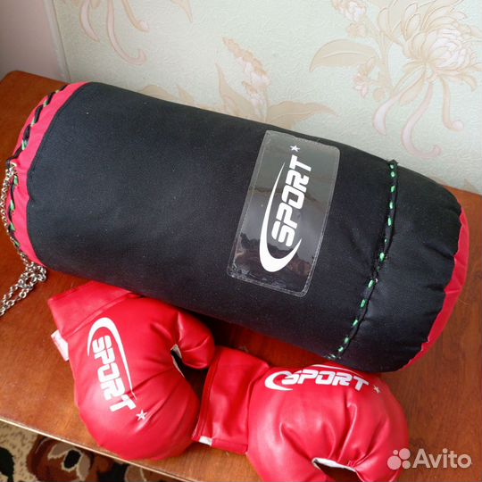 Боксерские перчатки с грушей
