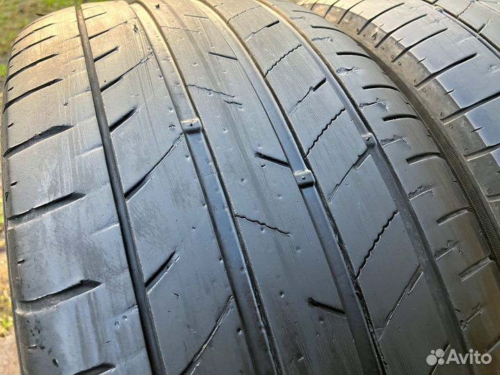 Kumho Ecsta HS52 235/45 R18