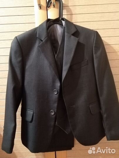 Школьный костюм для мальчика 134 серый