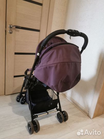 Прогулочная коляска combi