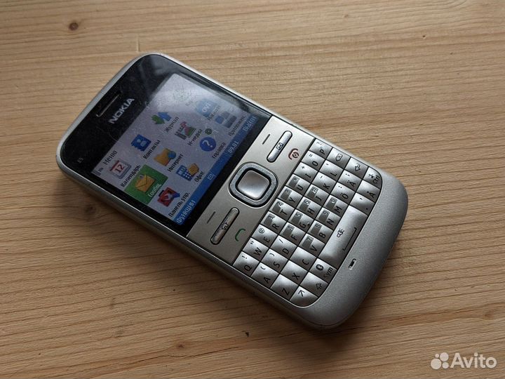 Nokia E5, 512 МБ