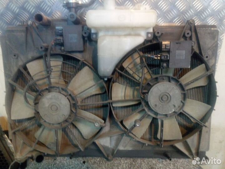 Вентилятор охлаждения двигателя Mazda CX-7 Мазда