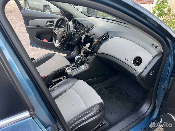 Chevrolet Cruze 1.8 AT, 2013, 200 100 км