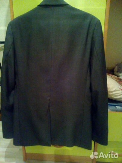 Школьный костюм в отличном состоянии р.46-48