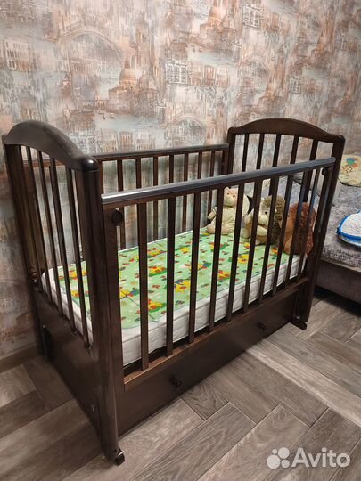 Детская кроватка фабрики Красная звезда