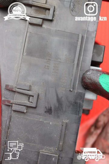 Блок предохранителей под капот Ford Focus 2 1.8