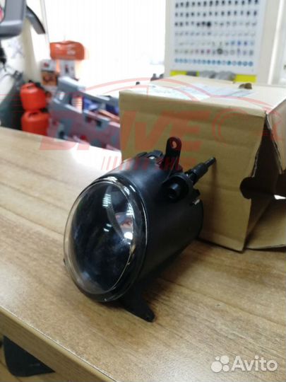 Фара противотуманная Colt / Lancer X