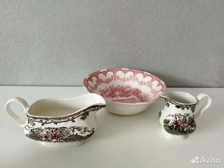 Английский фарфор,салатник и тарелки