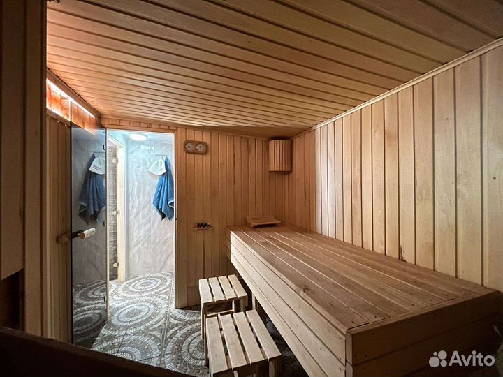 Баня на дровах с бассейном и джакузи