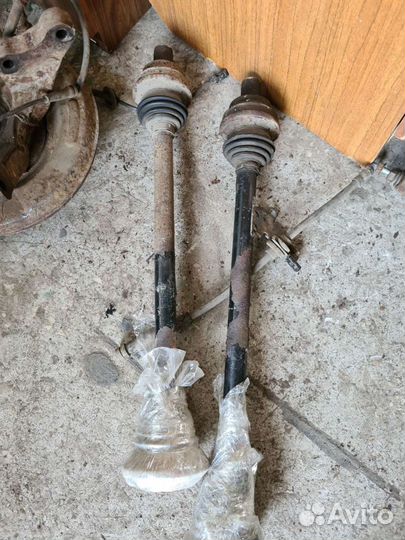 Привода задние Tiguan 2010