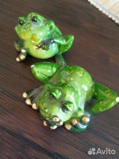 Статуэтка лягушка