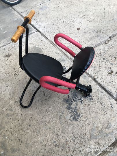 Детское кресло на раму велосипеда