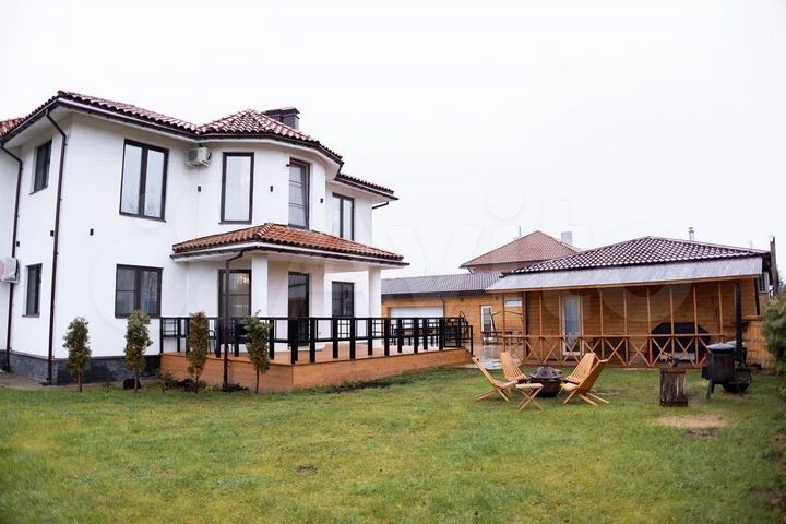 Дом 610 м² на участке 15 сот.