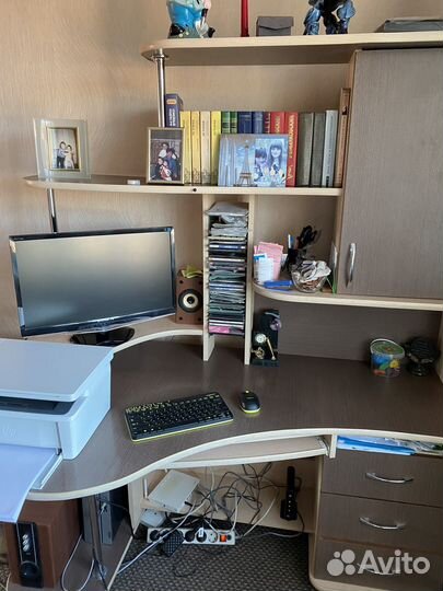 Компьютерный стол