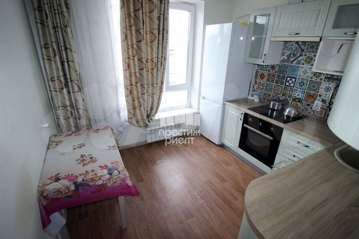 2-к. квартира, 50 м², 3/3 эт.