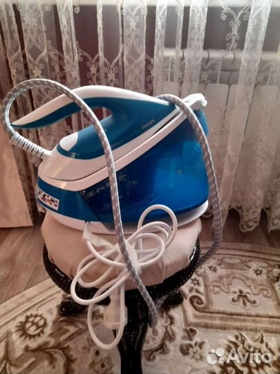 Утюг с парогенератором(гладильная доска в подарок)