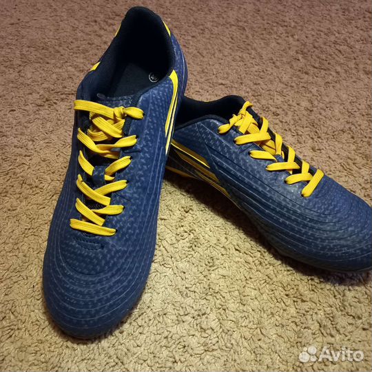 Футбольные бутсы