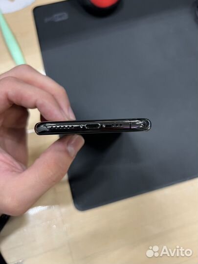 Телефон iPhone Xs 64