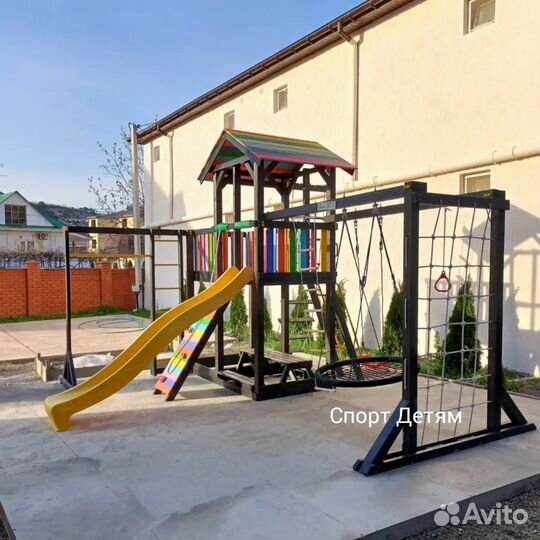 Детская площадка с горкой