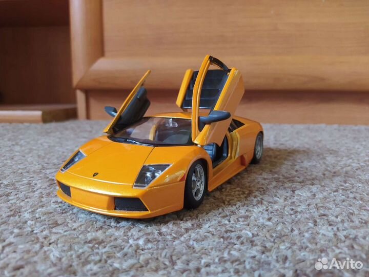 Коллекционные машинки фирма Maisto